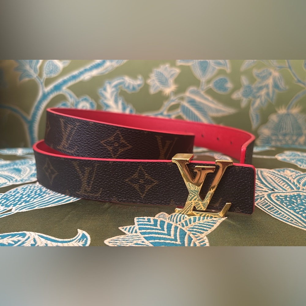 Louis Vuitton Women’s reversible belt

EUG